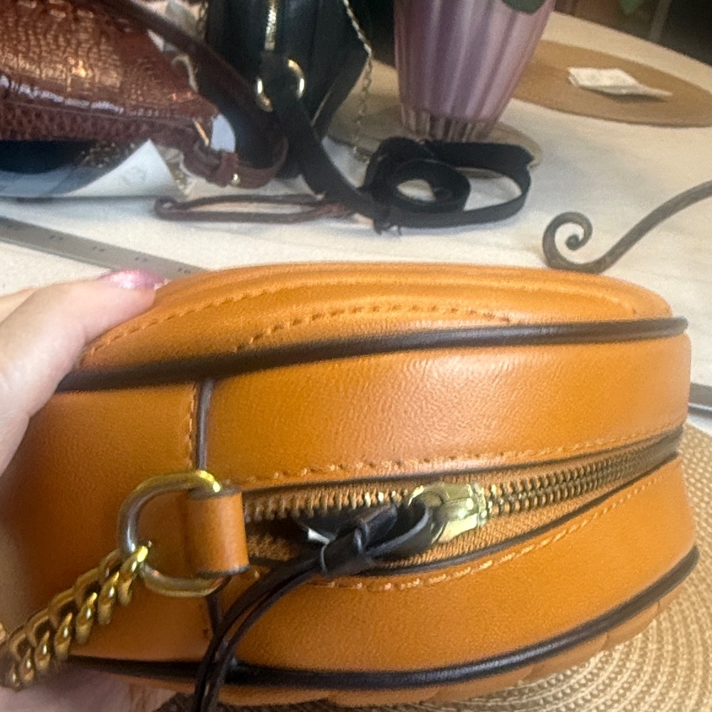 Gucci Orange Quilted Crossbody Bag with Gold Chain - Picture 7 of 16